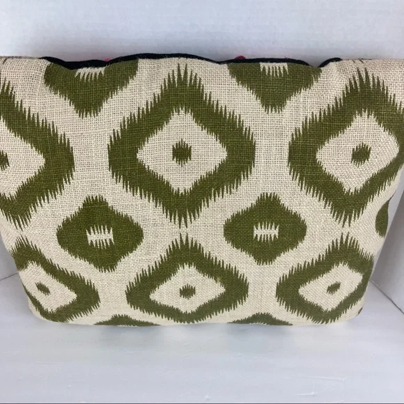 Hand-made burlap/3-D geranium in pot pillow - Picture 5 of 8